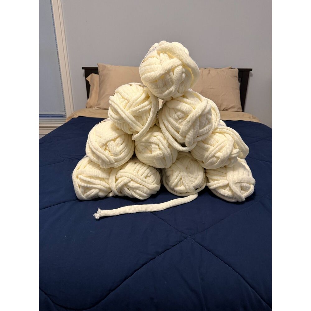 NEW 10 Skeins of Stitch Studio Supreme Bulky Yarn